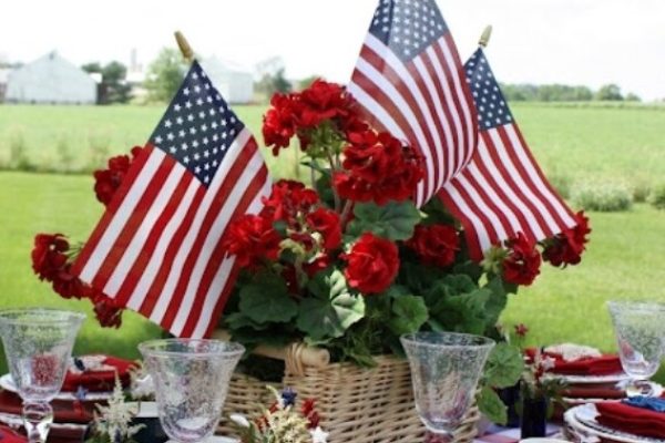 images/july-4th-tableset